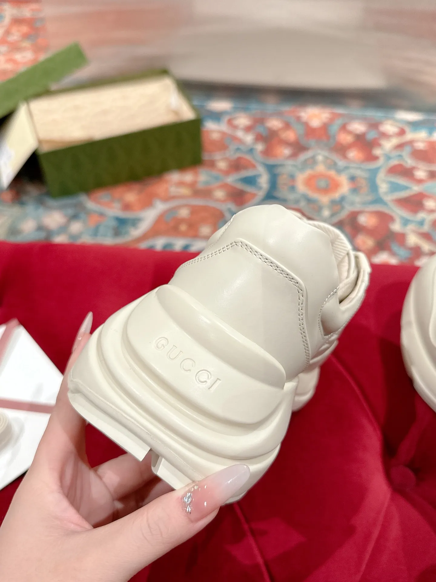 👟👟Ex-factory price 700👟👟 Men's size +10 🇮🇹Italy🇮🇹Gucci GUCCI🇮🇹Dad shoes (purchase level) (original replica) 👑 The original version purchased by Taikoo Hui has been continuously improved and upgraded in details, from the packaging of the shoes - anti-counterfeiting markings - shoe box accessories - fabric optimization - outsole technology - stitching and routing - oil edge technology. We do our best ◼️ Outsole: original plate molding ◼️ Upper: original grade A imported cowhide 🐮 ◼️ lining: original grade A mixed sheepskin 🐑 ◼️ Feet: original grade A mixed sheepskin 🐑 ◼️ Medium and low belt LOGO + original injection molding foot technology + original lasting technology ◼️ Original full set of customized packaging (anti-counterfeiting chip + a cloth bag + GUCCI card envelope + electronic invoice with credit card slip + shoelaces) ◼️ All details of the higher version are consistent with the original version (note the comparison) ◼️ Code number: 35-40 for women and 39-44 for men